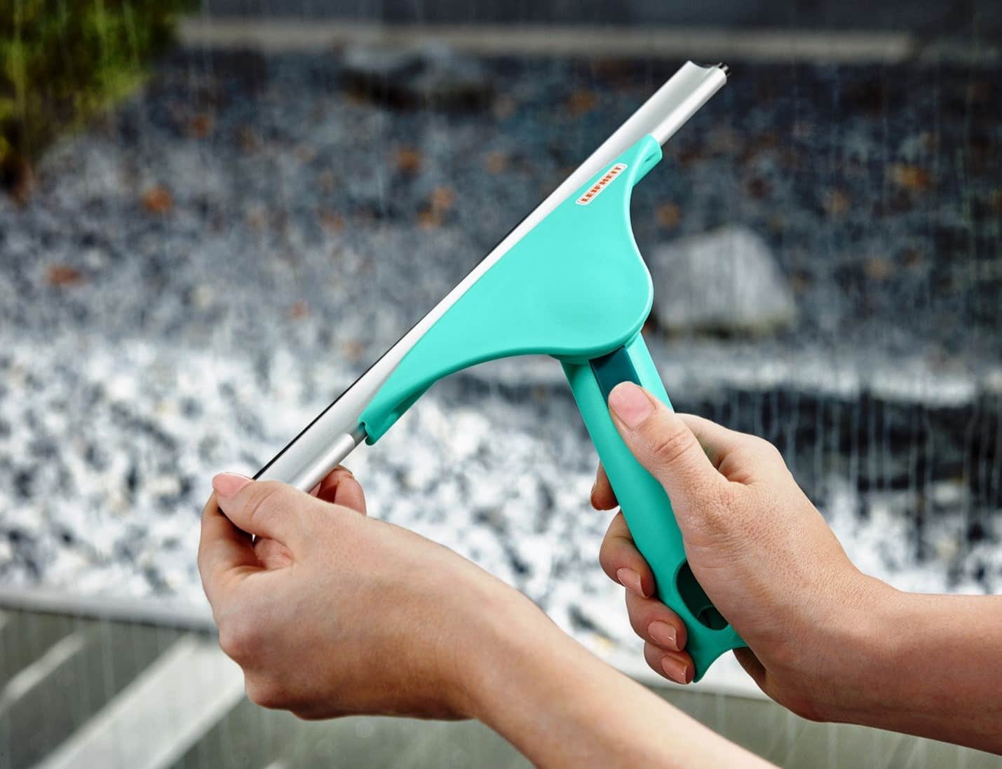 Приспособления и средства для мытья окон | Как мыть окна шваброй для мытья окон