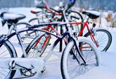 Как хранить велосипед зимой: на балконе, в гараже, в квартире