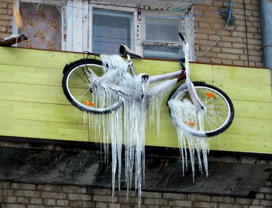Плохие места для хранения велосипедов зимой | Как хранить велосипед зимой: на балконе, в гараже, в квартире