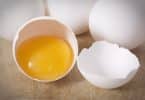Как отделить желток яйца от белка: более 15 способов и приспособлений + фото и видео