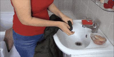 Как постирать пуховик вручную в домашних условиях | Как стирать пуховик в стиральной машине: режимы стирки, средства, как сушить